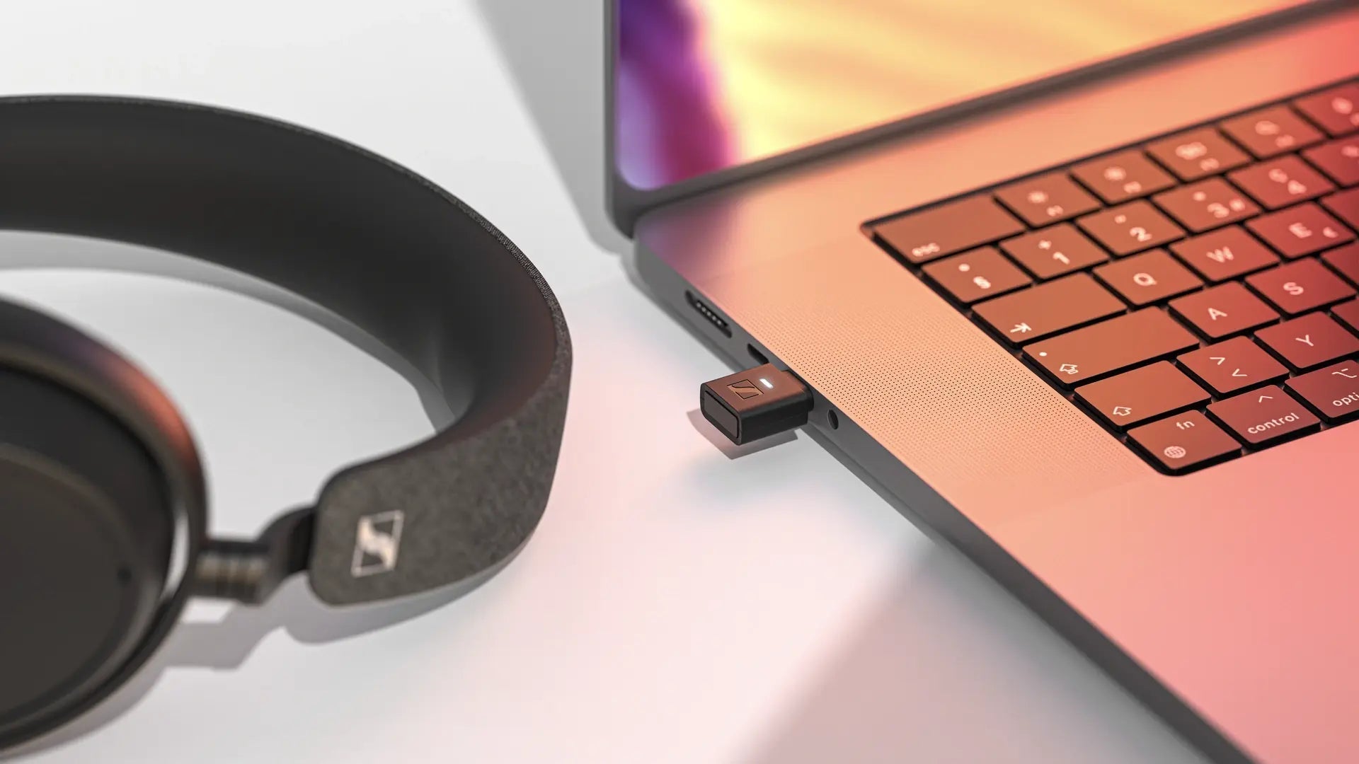  BTD 700 Bluetooth® USB Dongle Desktop